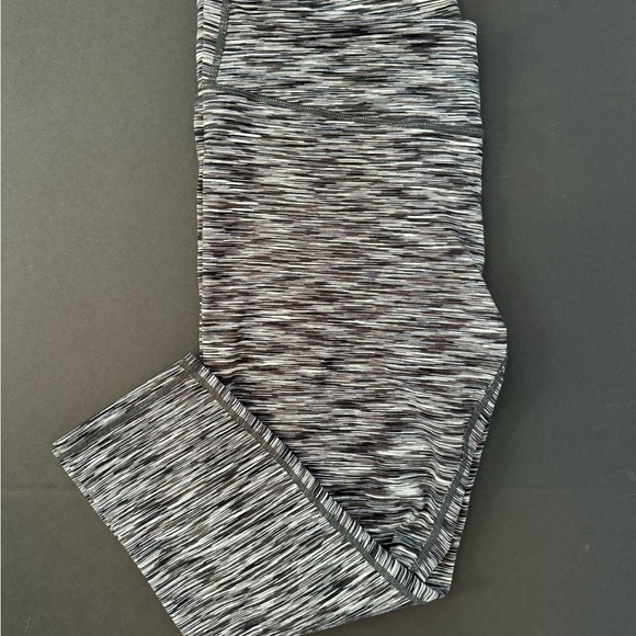 Fabletics leggings, hits below knee. - Picture 1 of 5